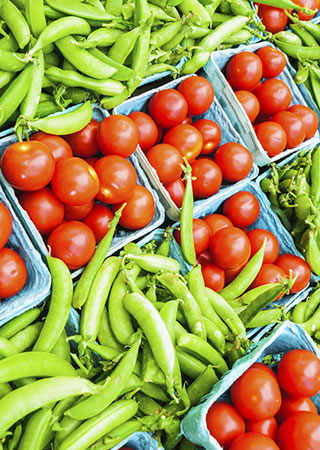 image of fresh tomatoes and green beans