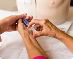 image of adding chemotherapy drugs to an at-home infusion pump