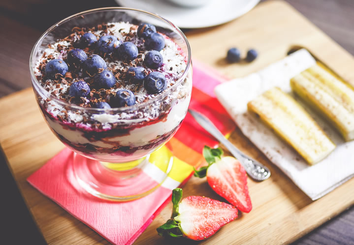 yogurt with blueberries